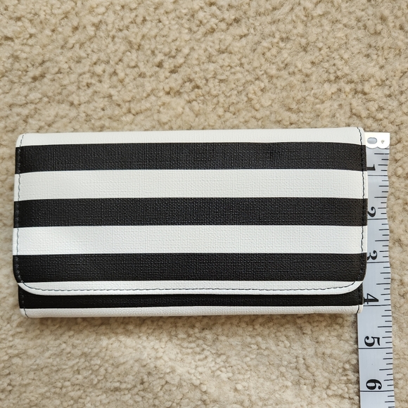 Kut from the Kloth Black and White Striped Wallet - Picture 2 of 4
